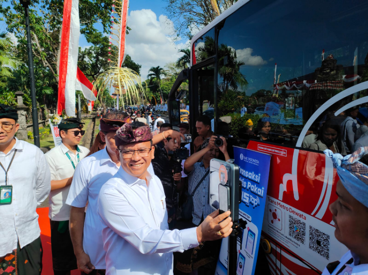PELUNCURAN: Peluncuran QRIS Tap bertepatan dengan Peringatan Hari Jadi ke-67 Provinsi Bali, Kamis (14/8)