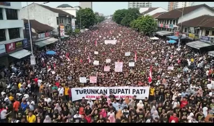 Warga Pati protes kenaikan tarif Pajak Bumi dan Bangunan (PBB) hingga mendesak bupati untuk mundur dari jabatannya