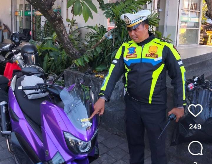 Satlantas Polresta Denpasar menindak sejumlah pelanggar di simpang TL Peguyangan