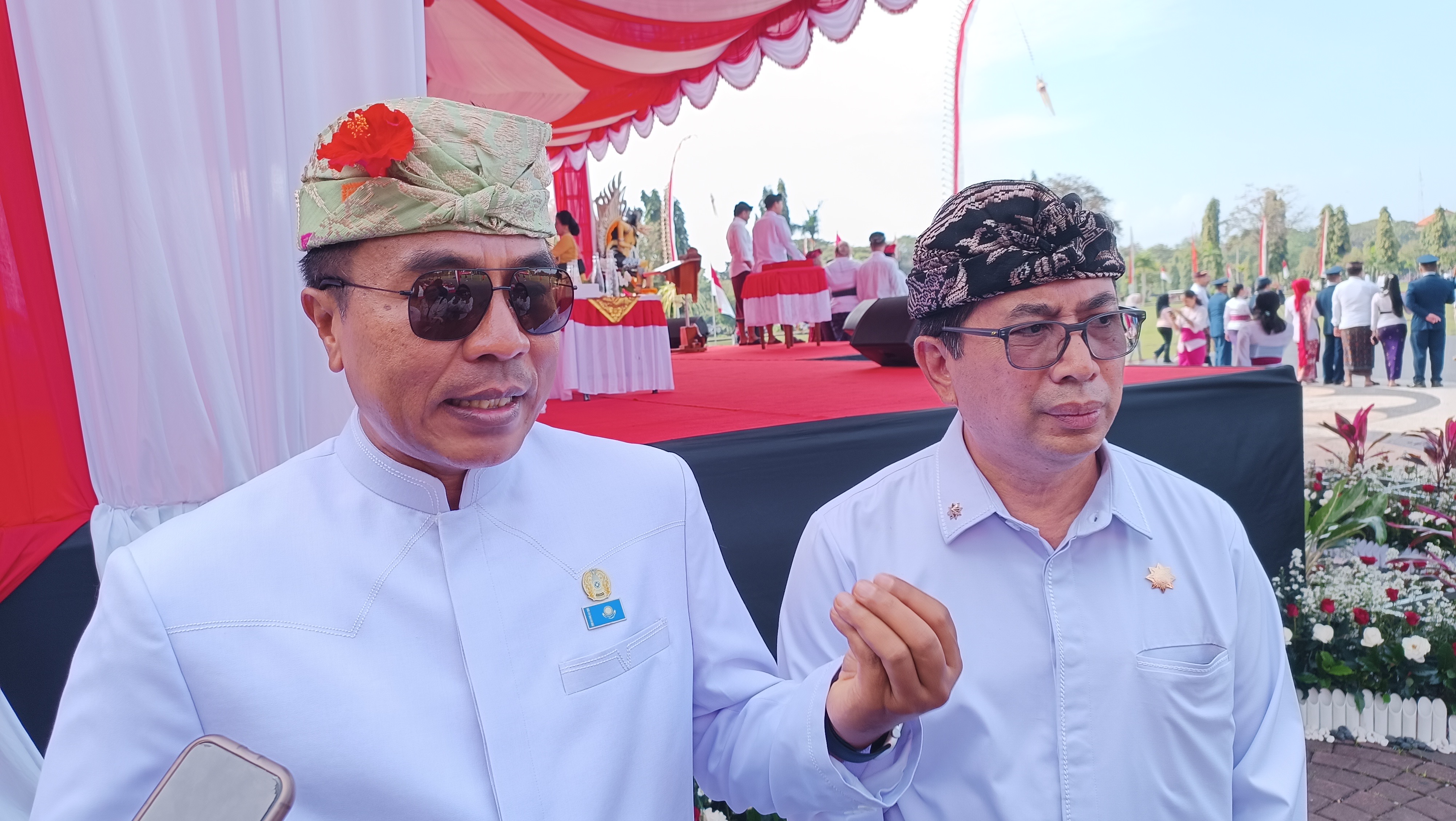 MITRA: Ketua Asita Bali, I Putu Winastra bersama  Kepala Dinas Pariwisata Bali, Wayan Sumarajaya