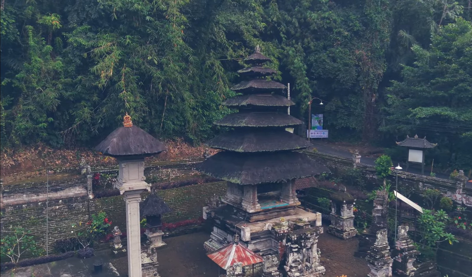 Pura Yeh Gangga, Desa Perean di Kecamatan Baturiti, Tabanan