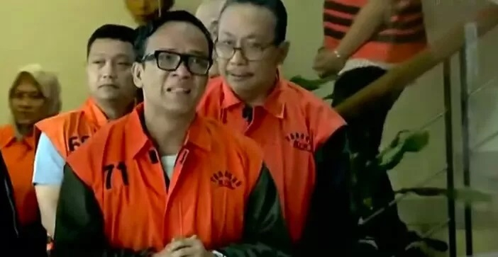 Immanuel Ebenezer menangis saat berada Gedung Merah Putih KPK
