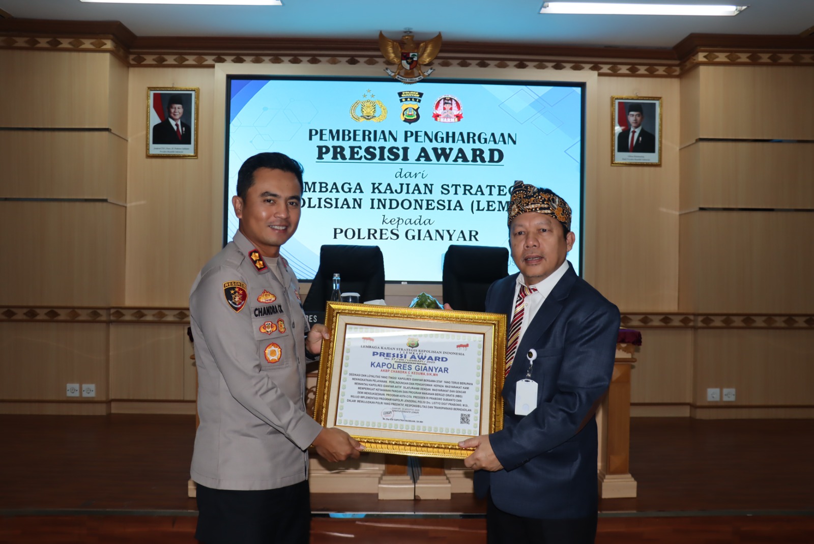 Polres Gianyar kembali menorehkan prestasi gemilang dengan meraih Presisi Award dari Lembaga Kajian Strategis Kepolisian Indonesia (Lemkapi)pada Jumat (22/8).