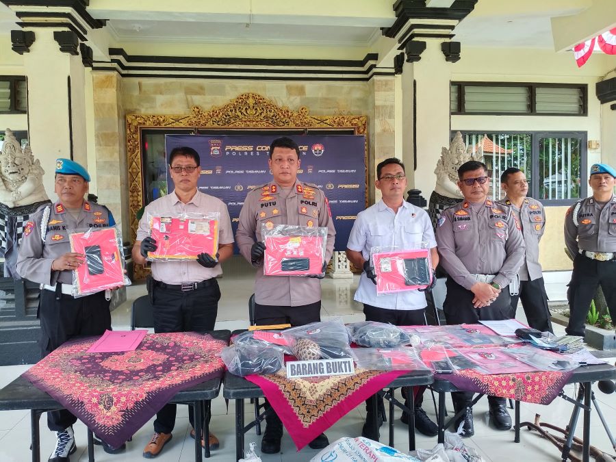 Polres Tabanan dipimpin Kapolres AKBP I Putu Bayu Pati merilis hasil tangkapan penyalahgunaan narkoba, Jumat (22/8/2025).
