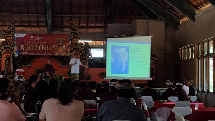Seminar Perkembangan Topeng Bali dari Hulu ke Hilir oleh Prof. I Made Bandem di Singaraja.