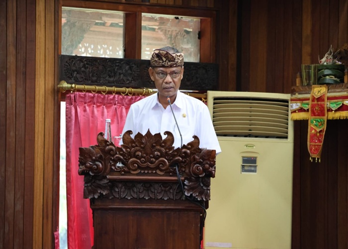 Fraksi PDIP dalam pendapat akhir yang dibacakan oleh I Wayan Kariana.