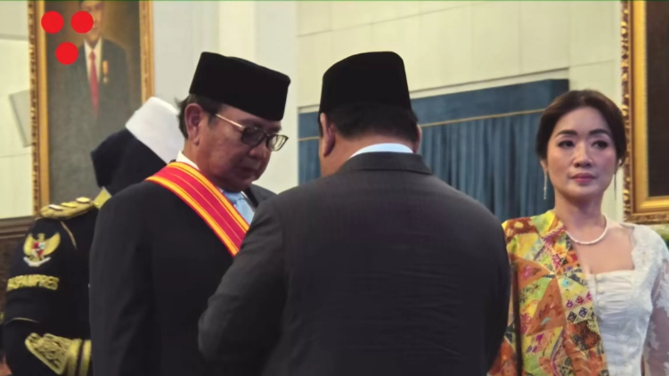 Mantan Koruptor Burhanuddin Abdullah Terima Bintang Mahaputra