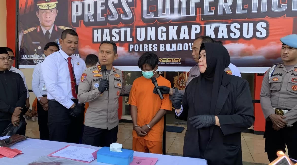 Pelaku pencurian mobil berinisial AR diminta untuk menyampaikan keterangan oleh Kapolres Bondowoso.