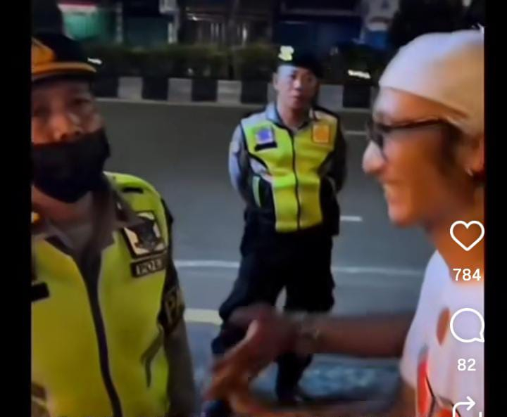 video viral polisi datangi bar di Denpasar Barat