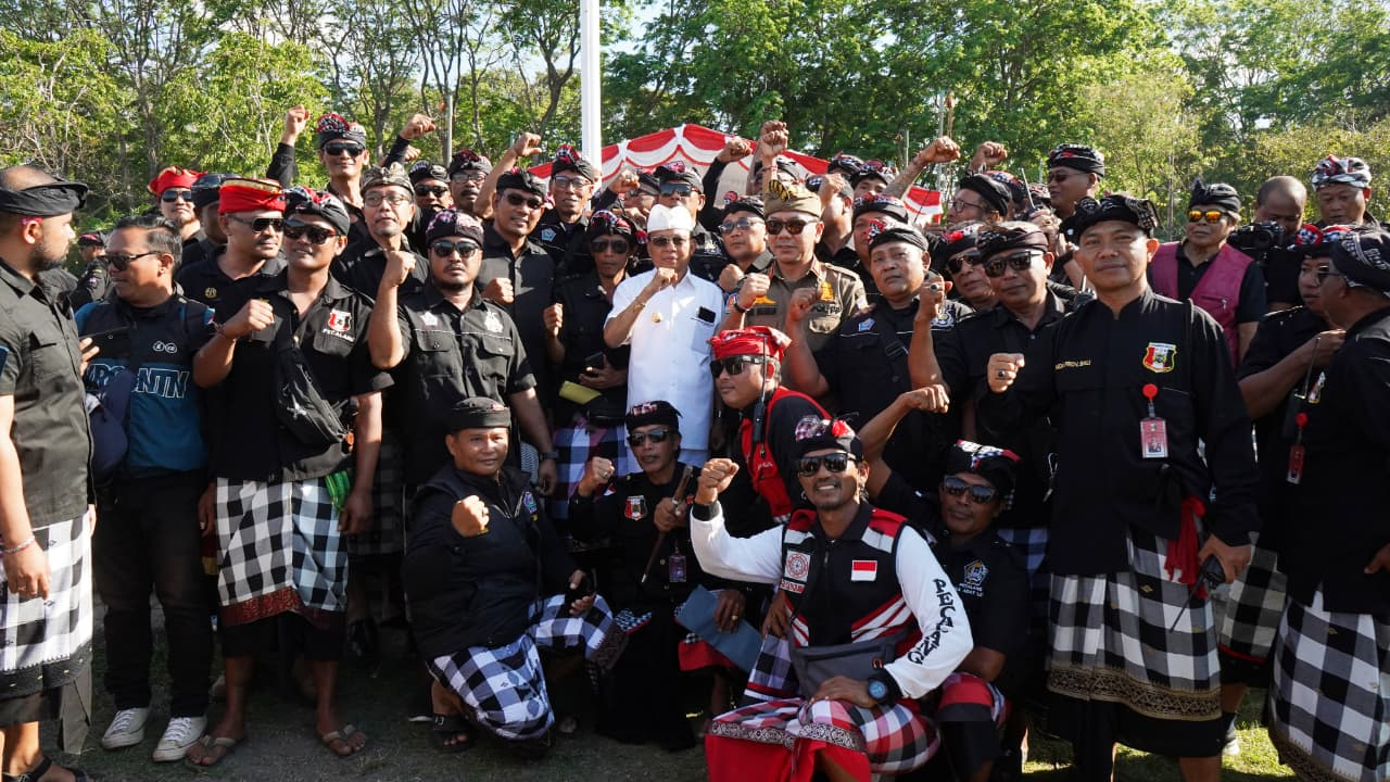 Gubernur Wayan Koster pimpin langsung gelar Agung Pecalang Bali