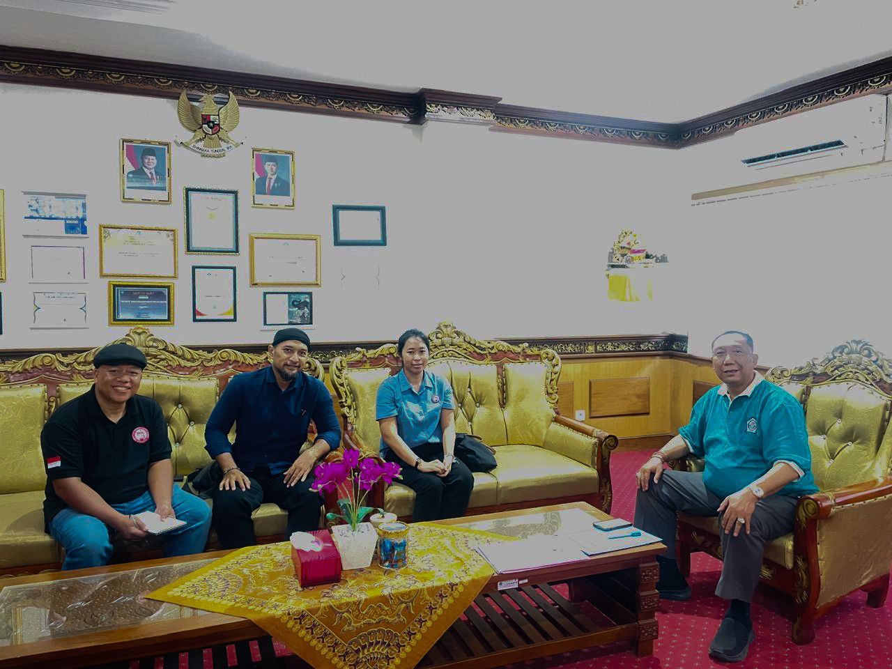Ket foto Kiri ke kanan (I Nyoman Sudiasa, Sekretaris PKHI Bali, Agung Surya, Hubungan antar lembaga PKHI Denpasar, Dewa Ayu Raka Sunari Ketua DPC PKHI Denpasar)