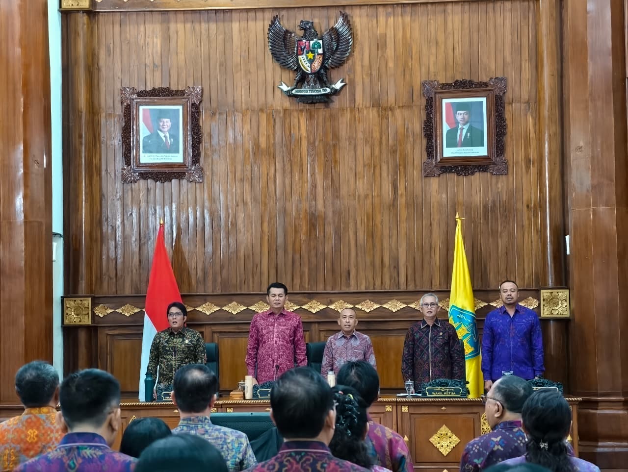 DUA RAPERDA: Rapat Paripurna ke-1 Masa Persidangan I Tahun Sidang 2025-2026, yang digelar di Ruang Rapat Wiswa Sabha Utama, Kantor Gubernur Bali, Rabu (3/9)