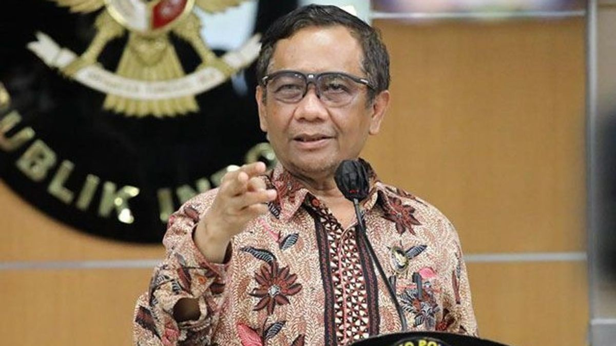 Mahfud MD menyoroti kesalahan mendasar dalam pengumuman Kejaksaan Agung saat menetapkan Nadiem Makarim sebagai tersangka