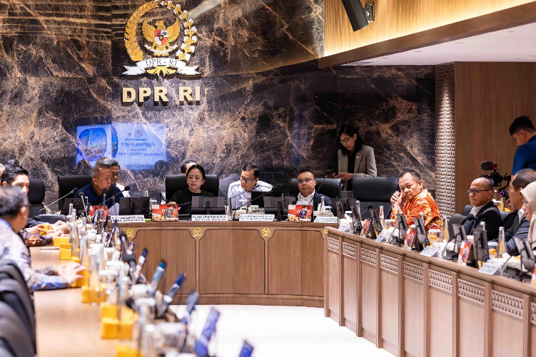 Kerja Lima Tahun, Anggota DPR RI Dapat Pensiunan Seumur Hidup