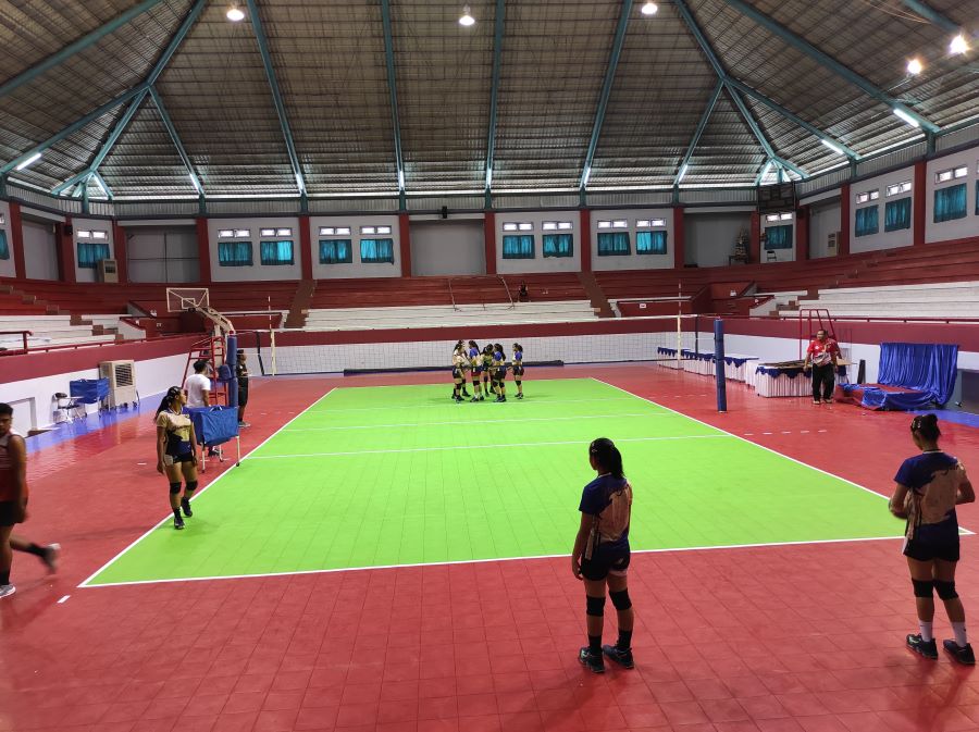 Tim bola voli saat uji coba di GOR Gunung Agung, Kota Amlpura, Karangasem, Jumat (5/9/2025)