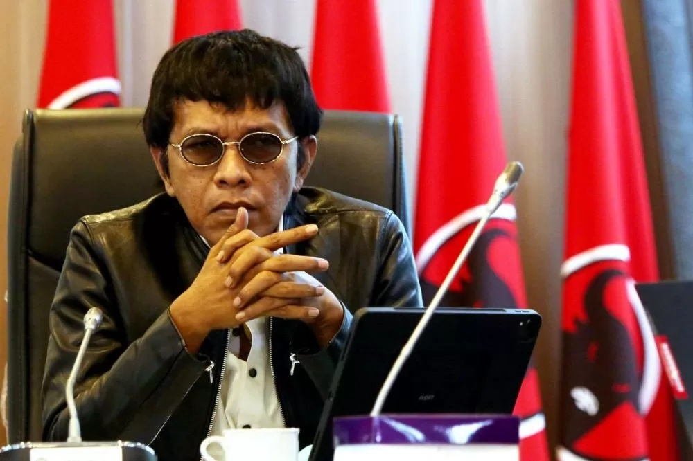 Adian Napitupulu Soroti Reshuffle dan istilah