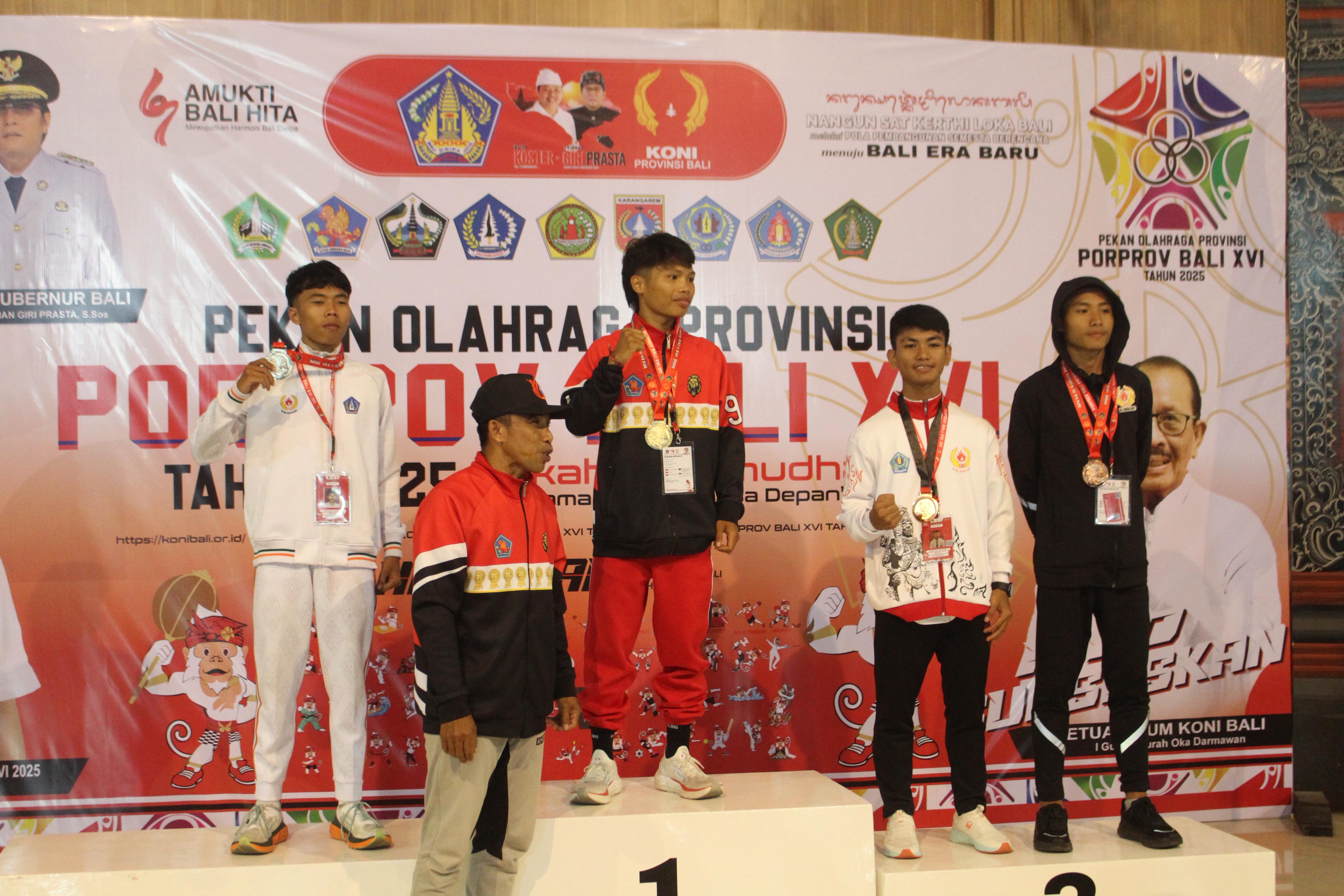 Kadek Bayu Suteja, peraih emas Muaythai Buleleng di Porprov 2025
