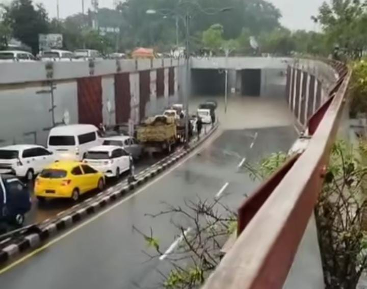 Akibat hujan deras Underpass Dewa Ruci Tergenang Banjir