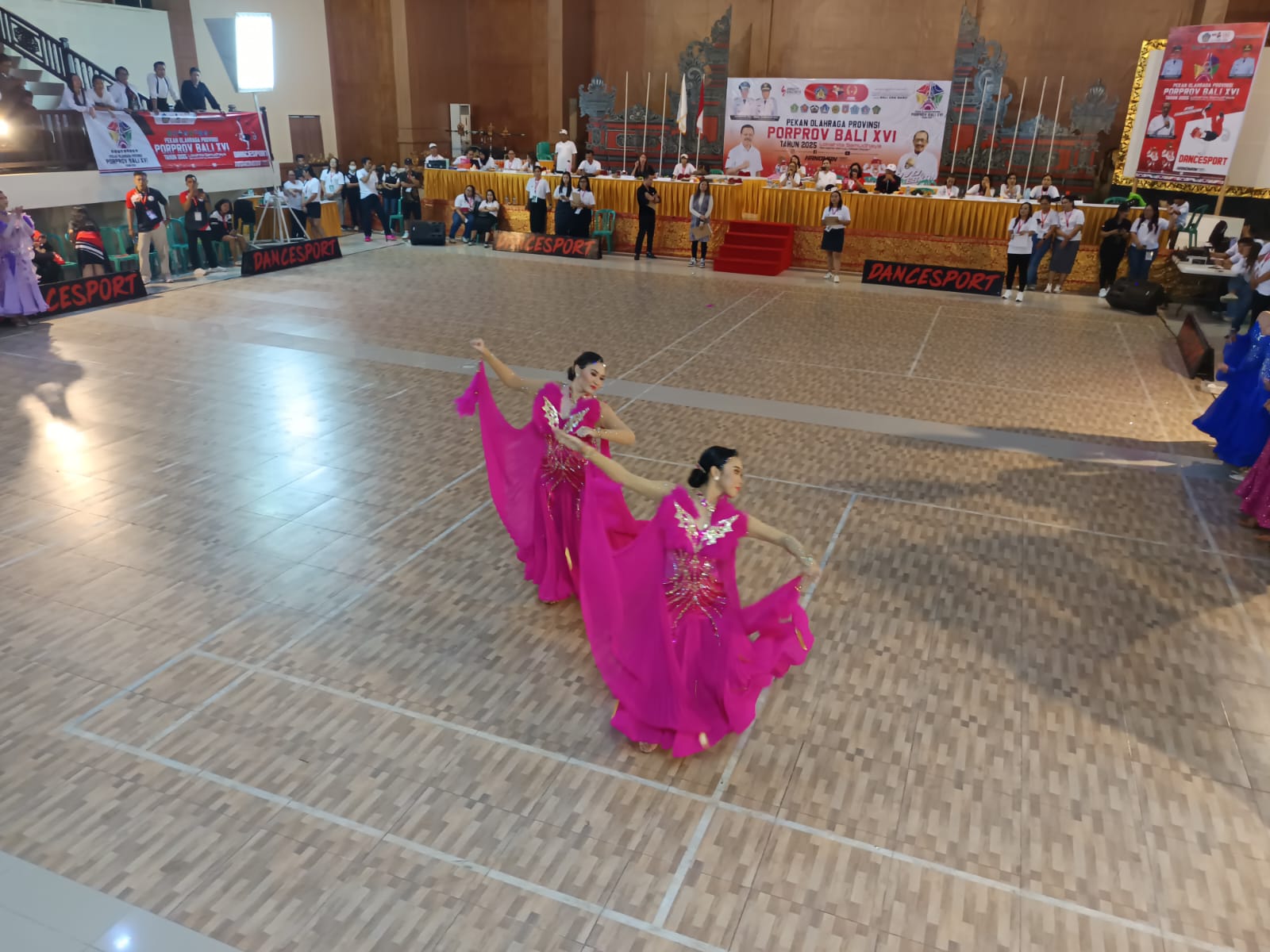 Pertandingan cabang olahraga Dance Sport dari Kontingen Buleleng pada Porprov Bali 2025.