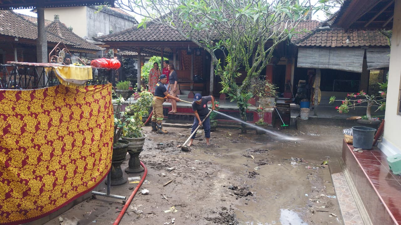 Pemerintah Kabupaten Gianyar melalui Badan Penanggulangan Bencana Daerah (BPBD) menetapkan Status Tanggap Darurat Hidrometeorologi di wilayah Kabupaten Gianyar untuk periode 10 hingga 17 September 202