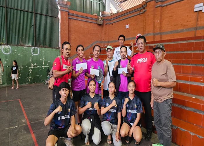 MEDALI : Kontingen pickleball Kabupaten Klungkung kembali menorehkan prestasi membanggakan di ajang Pekan Olahraga Provinsi (Porprov) Bali XVI 2025.