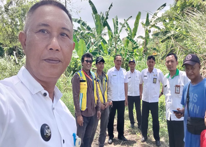 SURVEY : Jajaran Dinas PUPR bersama Balai Wilayah Sungai (BWS) Provinsi Bali telah melakukan survei ke lokasi abrasi pada Rabu (17/9/2025).