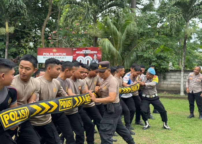 PELATIHAN:Polsek Nusa Penida menggelar Dalmas Training Day sebagai upaya meningkatkan kemampuan personel dalam pengendalian massa sekaligus membentuk pasukan yang tangguh dan humanis.
