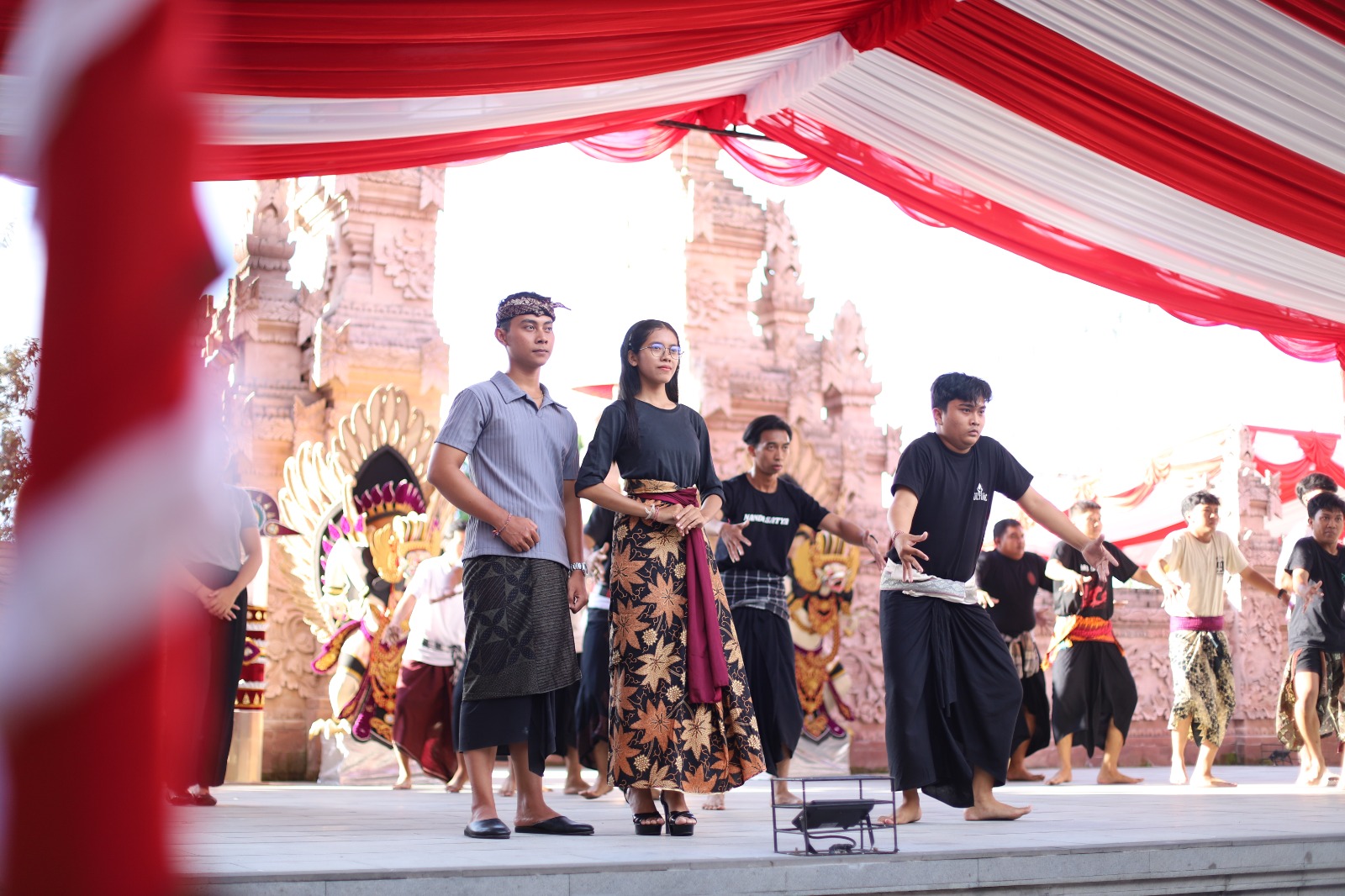 Gladi  tarian pada Kamis (18/9) serangkaian acara launching Institut Mpu Kuturan oleh Menteri Agama RI