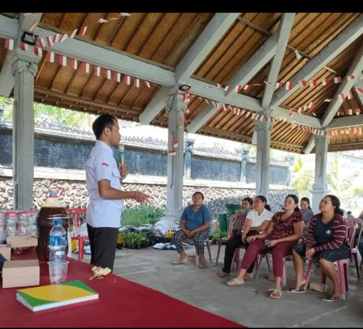 Gede Praja,  Sosok Pegawai PUPR Buleleng yang Ubah Pekarangan Jadi Lumbung Pangan Keluarga