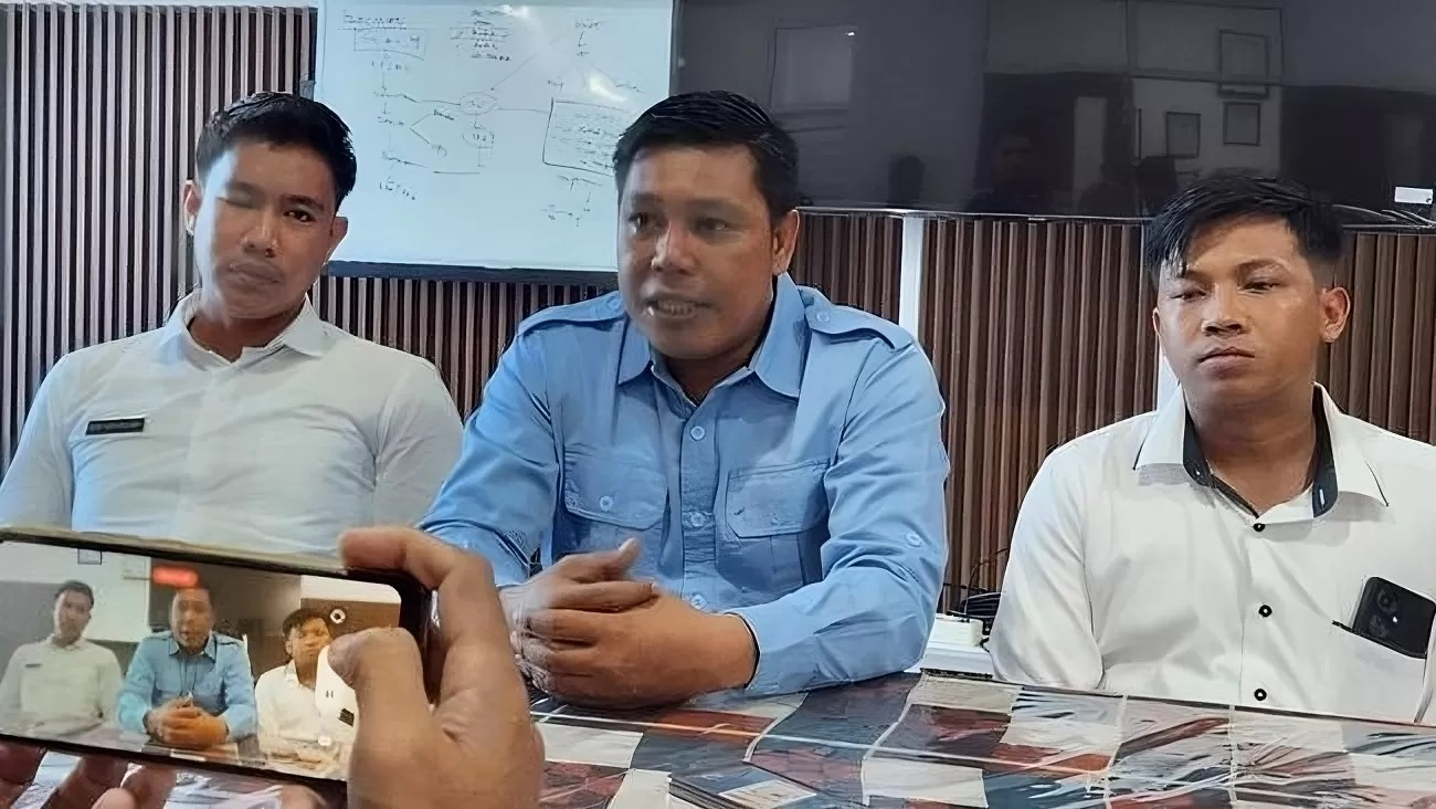 Kepala Regional MBG Kalbar Agus Kurniawi (tengah).