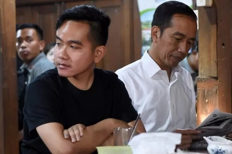Jokowi Tanggapi Isu Ijazah Gibran, Singgung Operasi Politik dan Penunggang Gelap