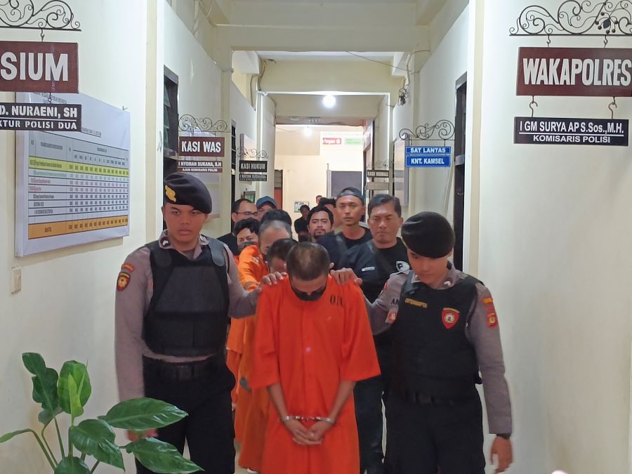 Tersangka penyalahgunana narkoba ditahan di Mapolres Tabanan.