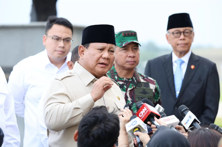 Presiden Prabowo saat baru pulang dari Belanda