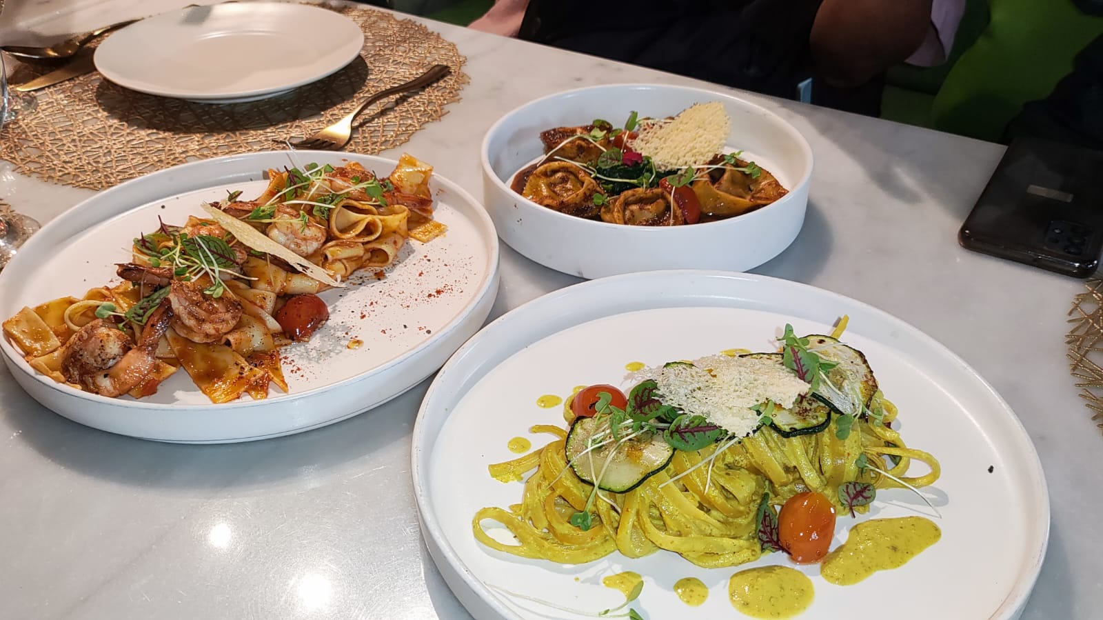 Deretan hidangan unggulan seperti Beef Rendang Tortellini, Prawn Sambal Parpadelle, serta Zucchini Bali Fettuccine