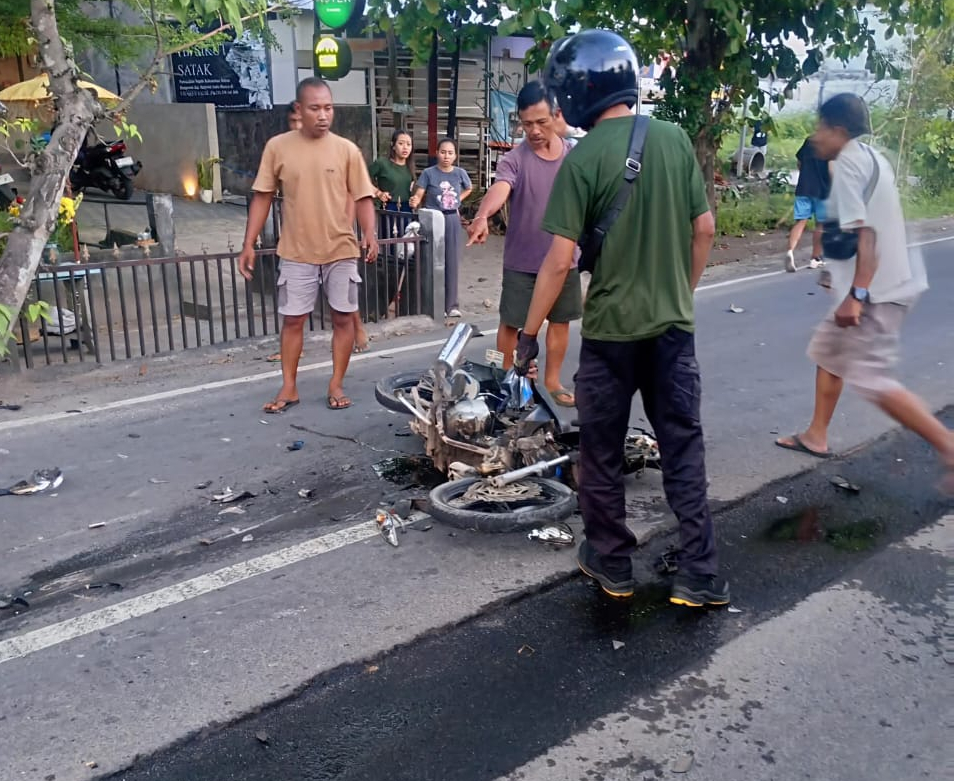 Akun FB Dedik mengunggah sejumlah korban kecelakaan di Jalan Sedap Malam Denpasar