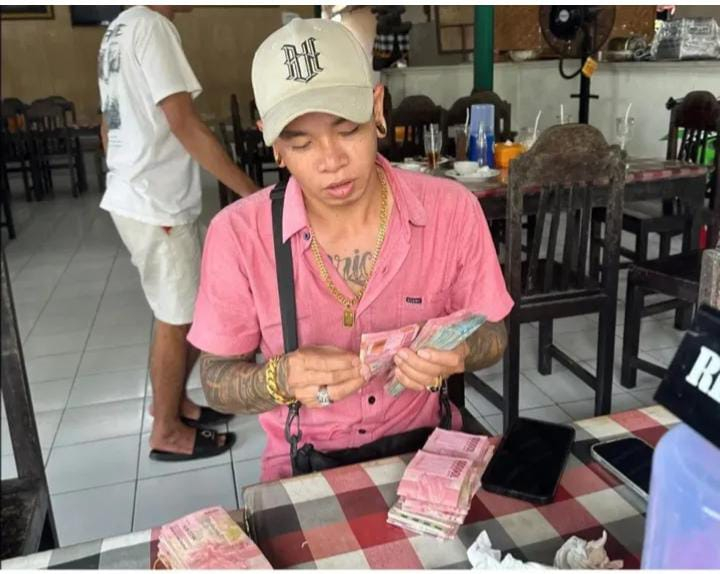 Pak Rama divonis 4 tahun penjara dan dimiskinkan karena konten bermuatan judi