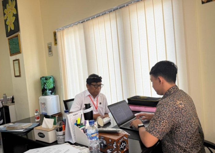 PENYELIDIKAN AWAL : Sejumlah pejabat di lingkungan Pemkab Klungkung dimintai keterangan oleb Kejari Klungkung.