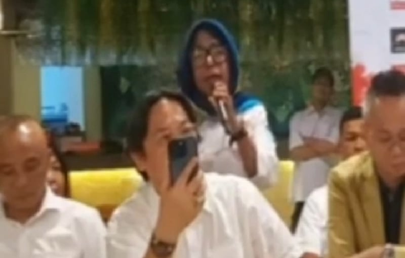 Relawan Perempuan Pendukung Jokowi Ancam Demo Pakai BH dan CD