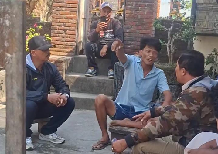 Beredar video viral yang memperlihatkan hutan lindung di Desa Ambengan diduga dibabat oknum