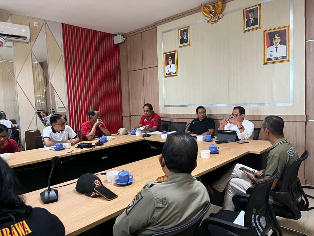 Rapat terkait pembangunan di kawasan hutan Kintamani menghasilkan rekomendasi pembongkaran, Jumat (10/10/2025).