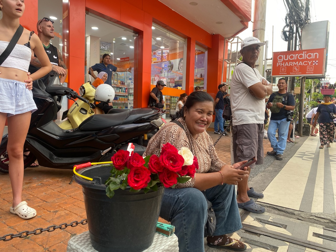 Luh Sariani, Penjual Bunga saat peringatan Bom Bali, Minggu (12/10).