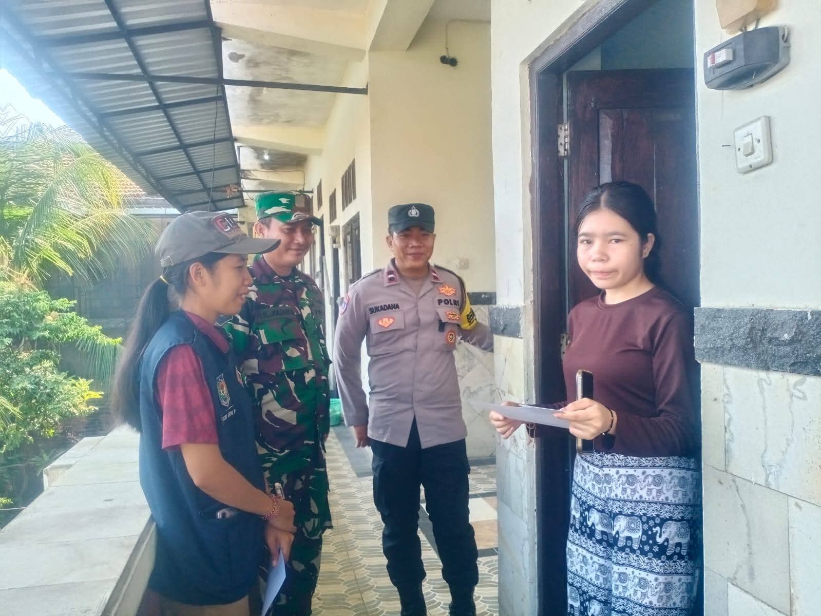 Pendataan penduduk pendatang di kawasan Kelurahan Banjar Tegal, Buleleng