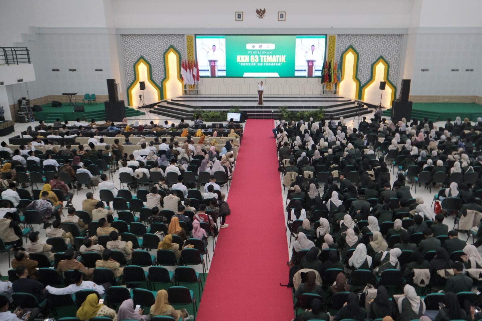 Menteri Nusron memberi sambutan, di Gedung Student Centre Kampus 2 UIN Pekalongan, Senin (13/10/2025)