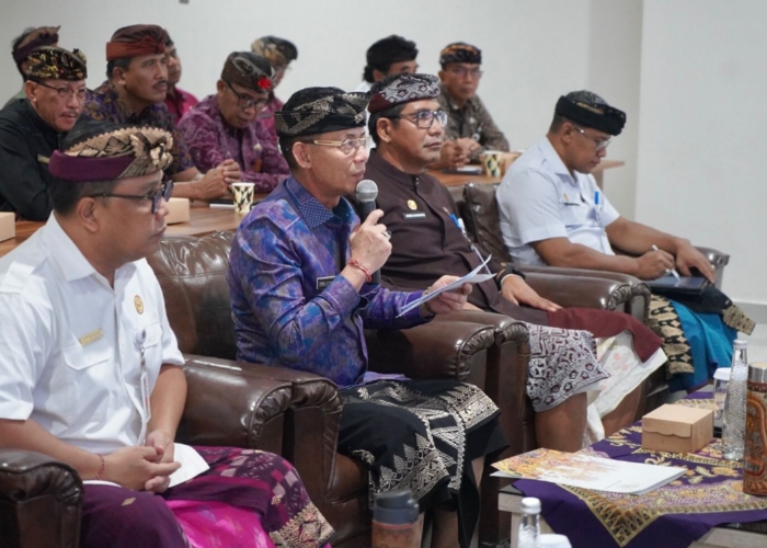 KPK : Bupati Klungkung I Made Satria dalam kegiatan Monitoring dan Evaluasi (Monev) Progres Rencana Aksi Tindak Lanjut Survei Penilaian Integritas (SPI) Tahun 2024.