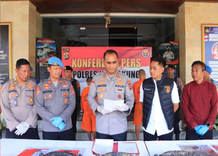 DIRETAS : Polres Klungkung saat melakukan press rilis kasus peretasan.