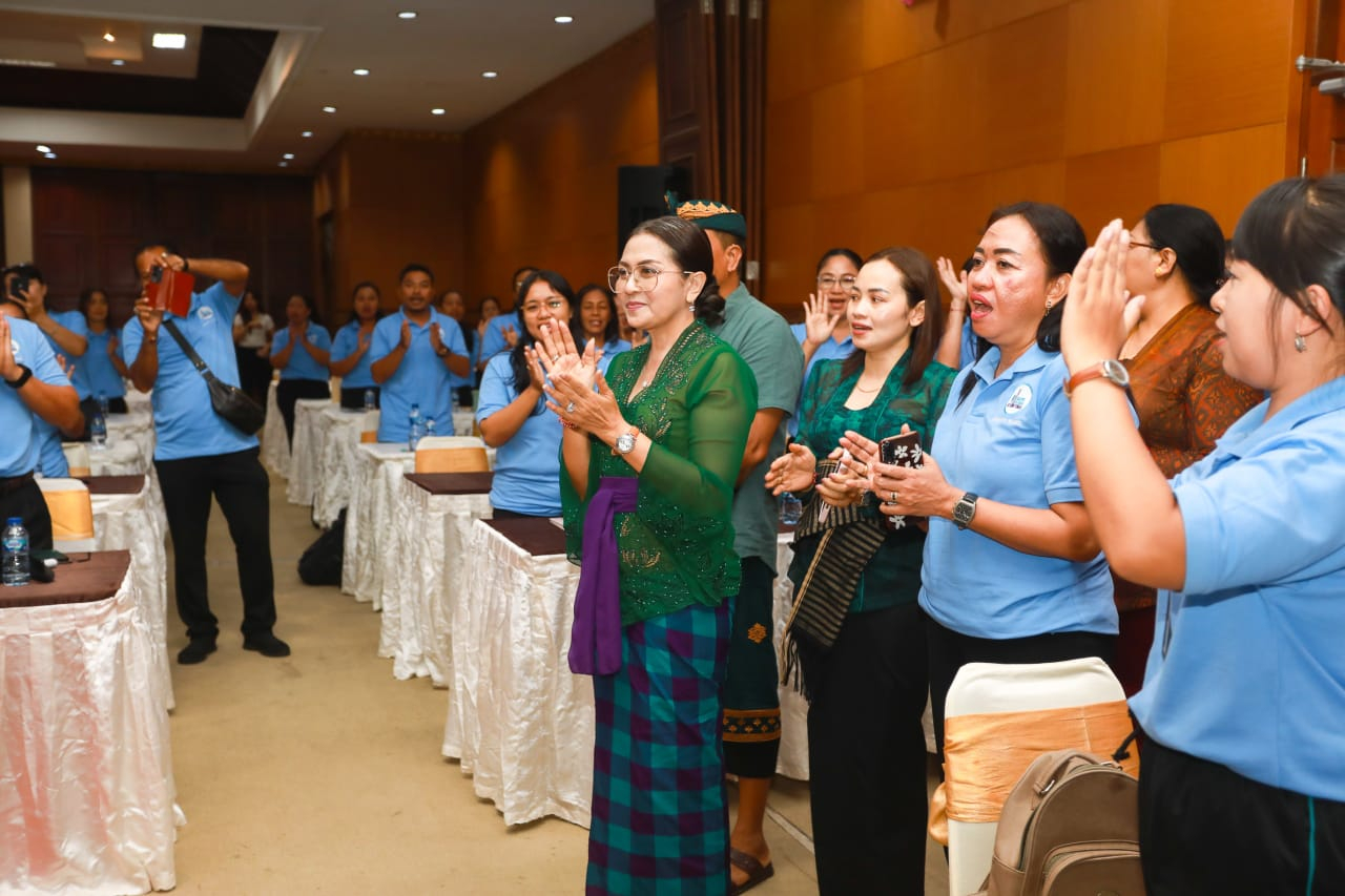 Bunda PAUD Kabupaten Badung Nyonya Rasniathi Adi Arnawa menghadiri Pelatihan Pencegahan Stunting di Lingkungan Satuan Pendidikan bagi Pendidik dan Tenaga Kependidikan PAUD di Hotel Made, Kamis (16/10)