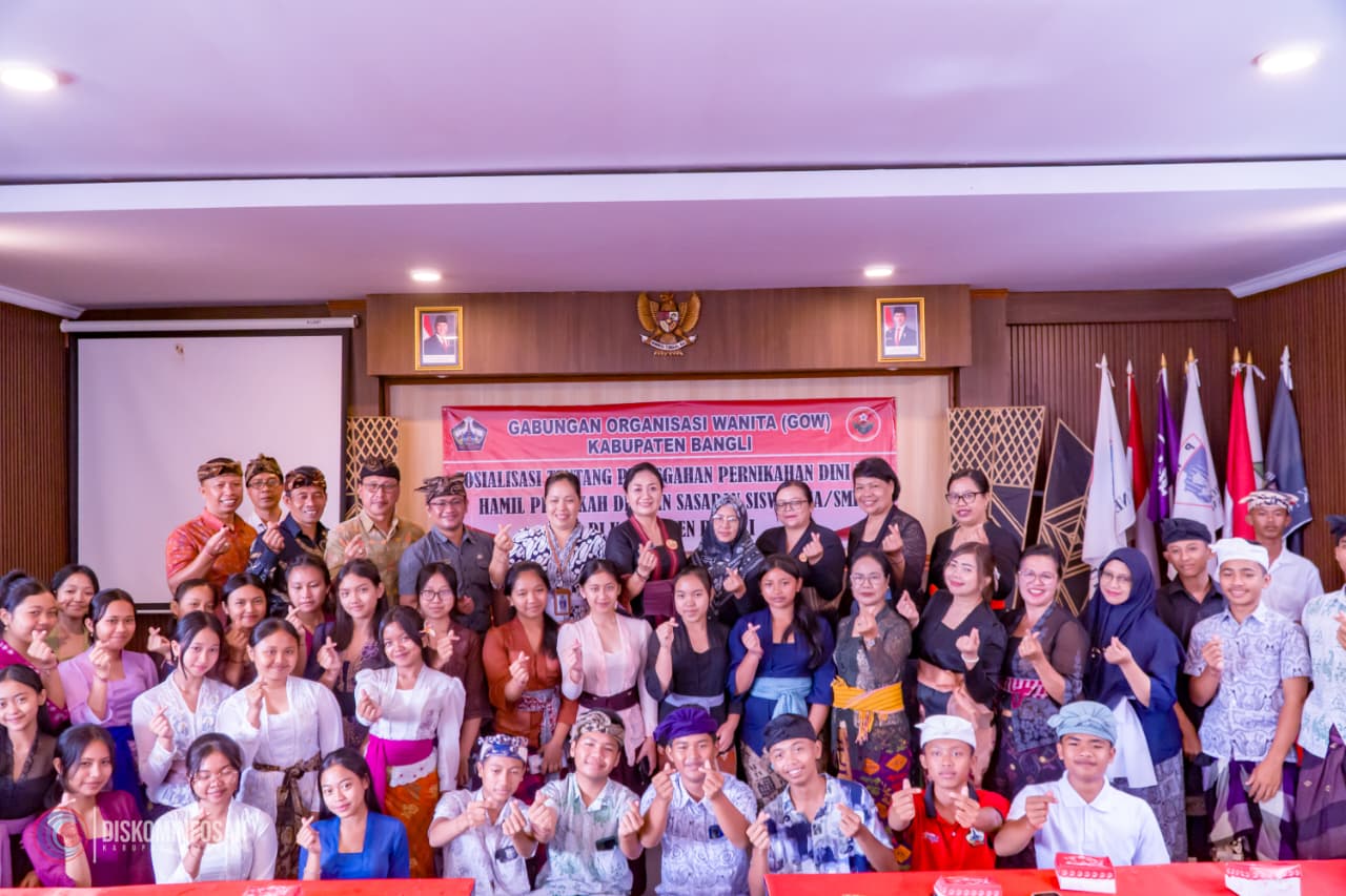 GOW Bangli melakukan sosialisasi pencegahan pernikahan dini, hamil pranikah dan bullying di kalangan pelajar.