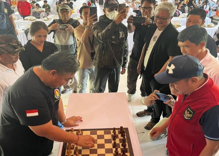 KEJUARAAN : Percasi Provinsi Bali menggelar Turnamen Catur Junior di Wantilan Pura Dalem Guwang, Kecamatan Sukawati, Gianyar, Minggu (19/10/2025).
