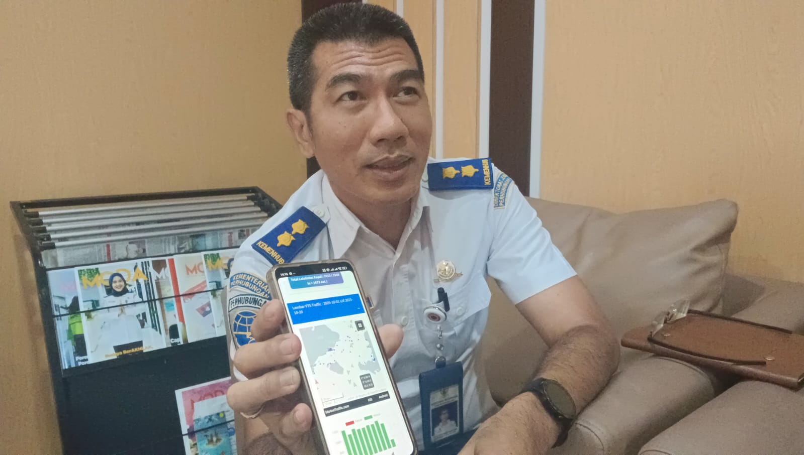 ALUR: Kepala Seksi Alur Pelayaran dan Telekomunikasi Pelayaran Disnav Kelas II Benoa, I Ketut Aries Nakula Mandiana