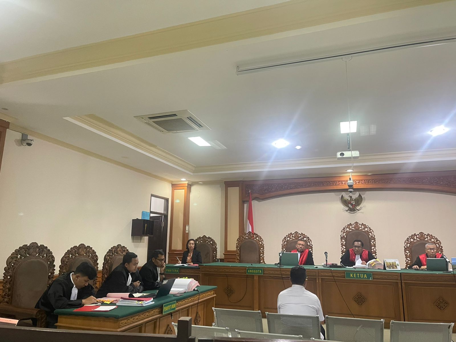 Sidang lanjutan kasus penyimpangan dana Komite SMKN 1 Klungkung di Pengadilan Tipikor Denpasar. (Bali Express/Istimewa)